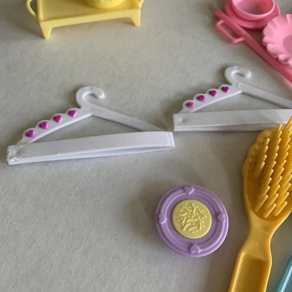 Barbie And Kelly Accessories 22 items